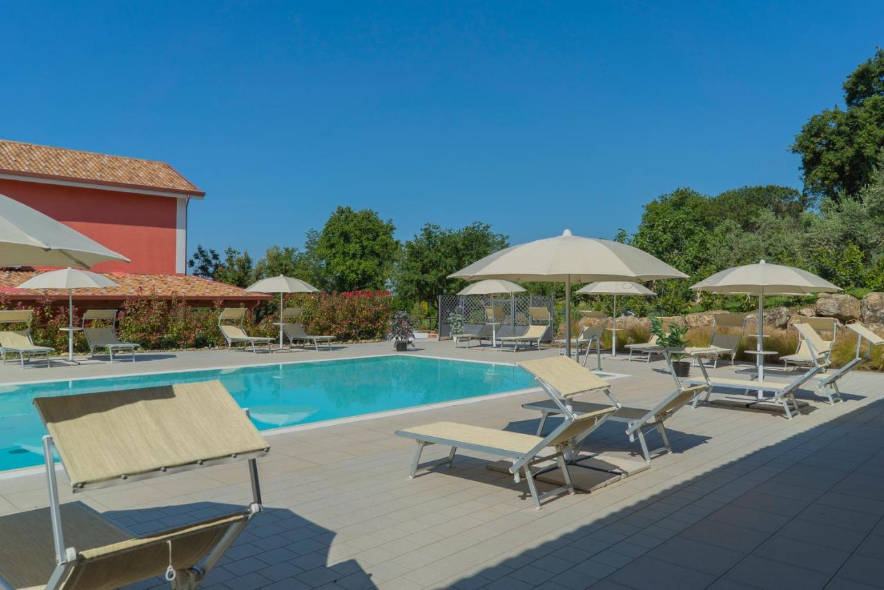 Terra Di Vento Bed and Breakfast Montecorvino Pugliano Buitenkant foto