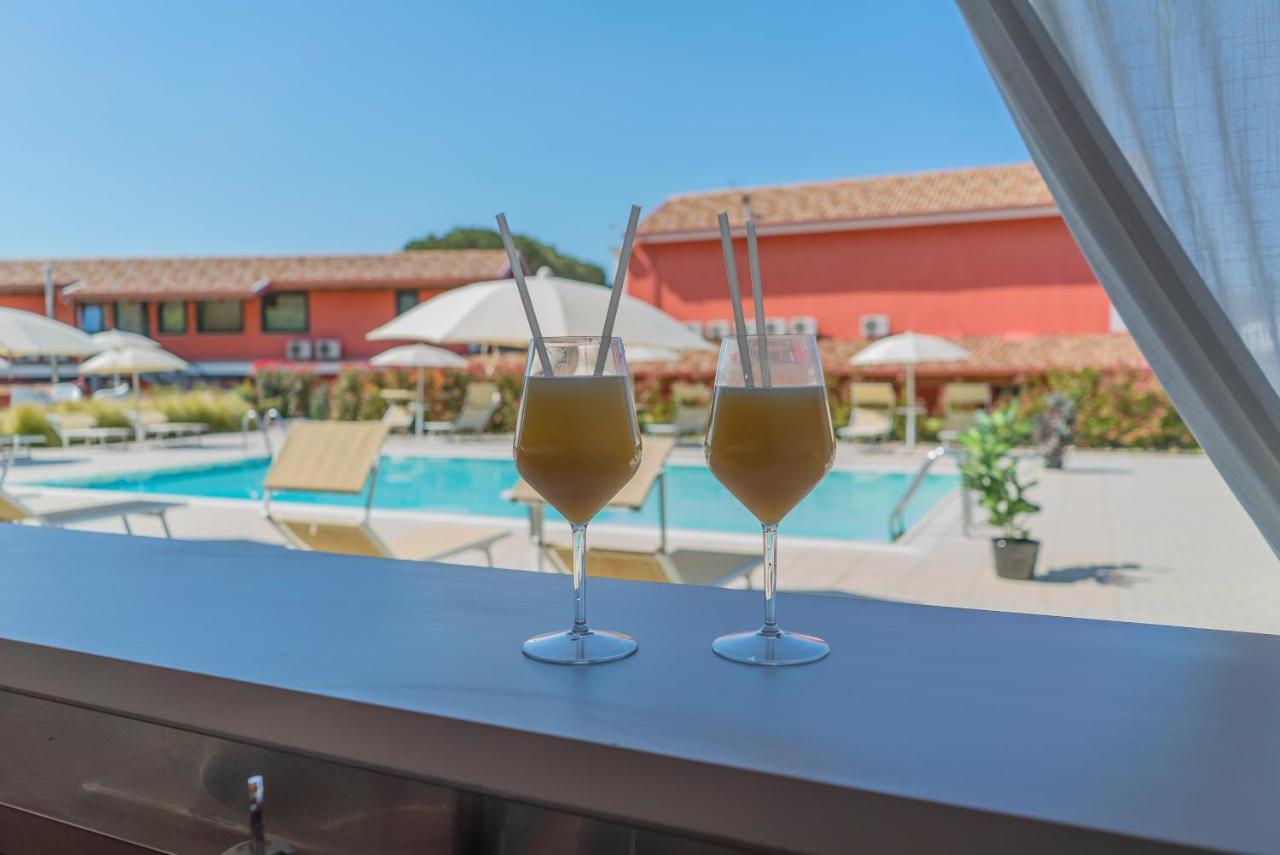 Terra Di Vento Bed and Breakfast Montecorvino Pugliano Buitenkant foto