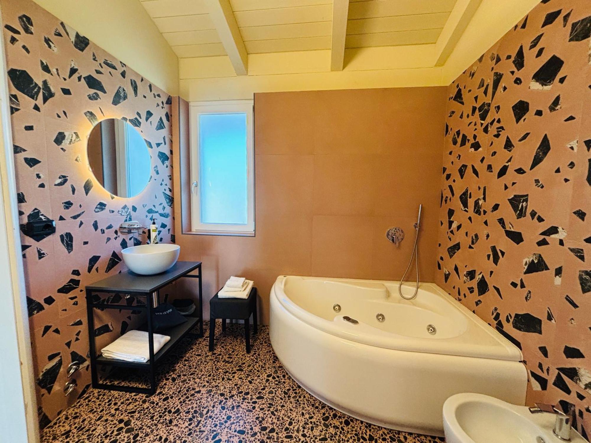 Terra Di Vento Bed and Breakfast Montecorvino Pugliano Buitenkant foto